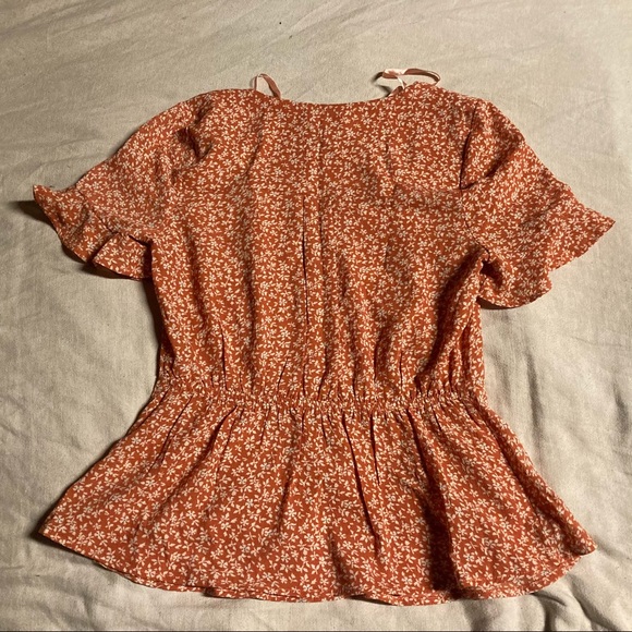 Monteau Top - Picture 2 of 3